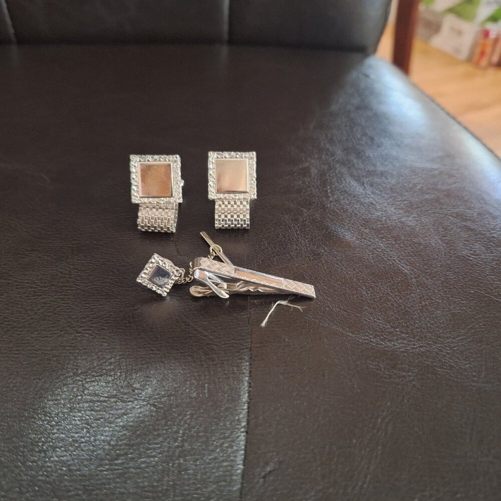 Silver tone set engravable cufflinks tie clip tie tack SWANK